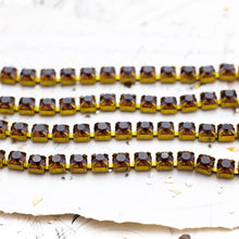 Load image into Gallery viewer, Vintage Topaz Premium Crystal Brass Cup Chain - 4 Feet
