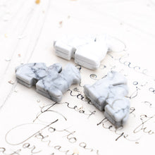 Load image into Gallery viewer, Camel White Howlite Gemstone Bead/Pendant
